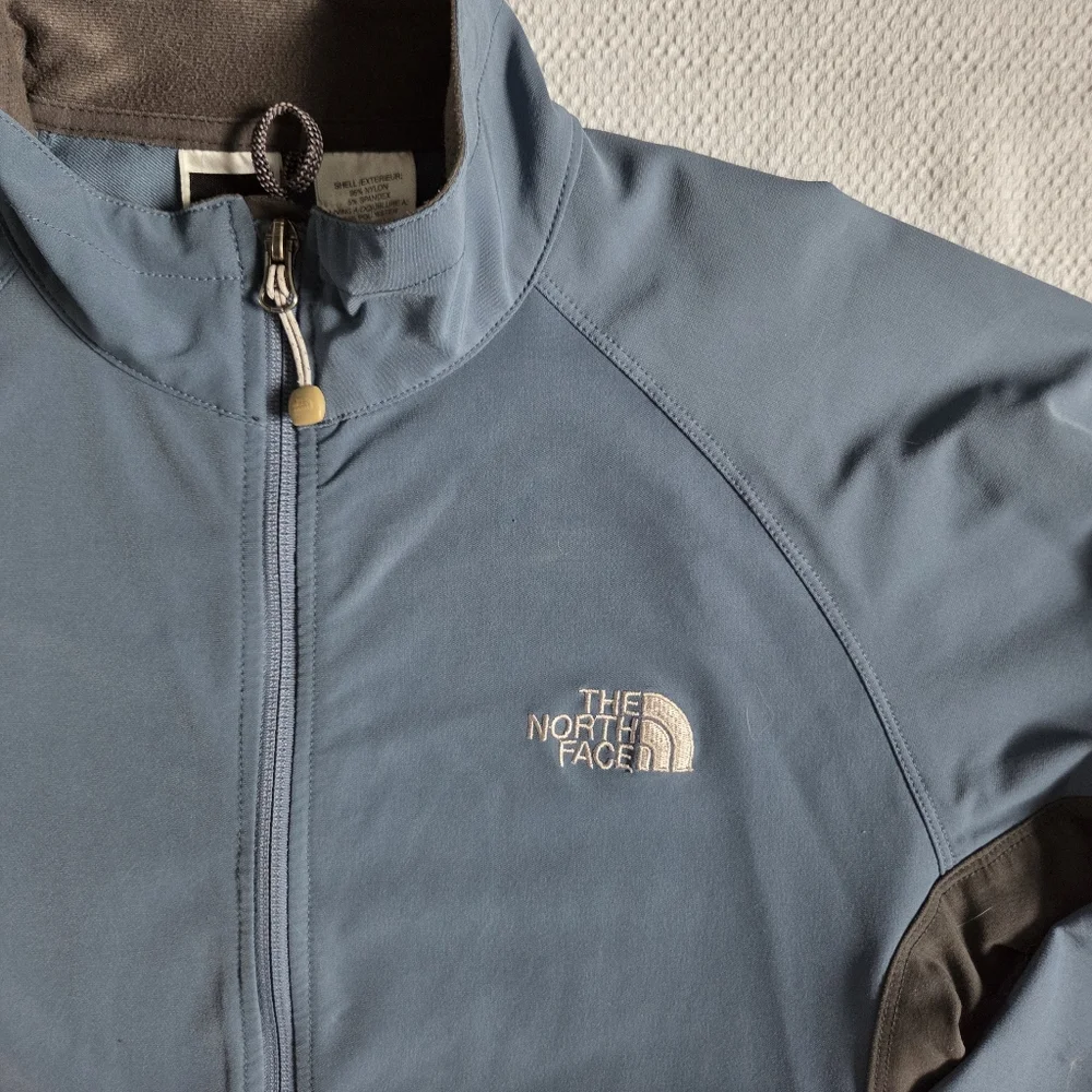 The North Face Apex Light Blue Jacket - Picture 2 of 5